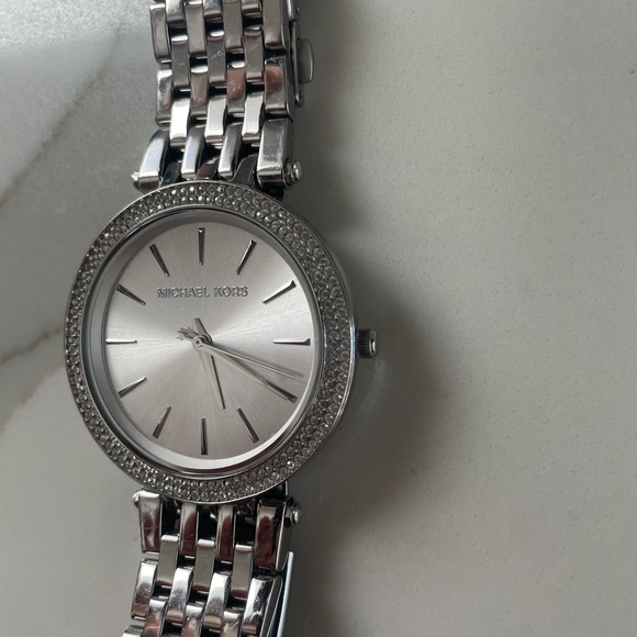 Michael Kors Watch - Picture 4 of 8